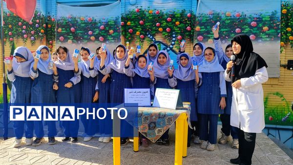 جلسه آموزشی کمپین پیشگیری از پوکی استخوان در مدرسه شاهد خیر سجادی 