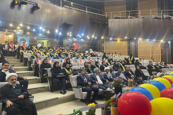 تجلیل از مربیان و دانش‌آموزان برتر شهرستان جم