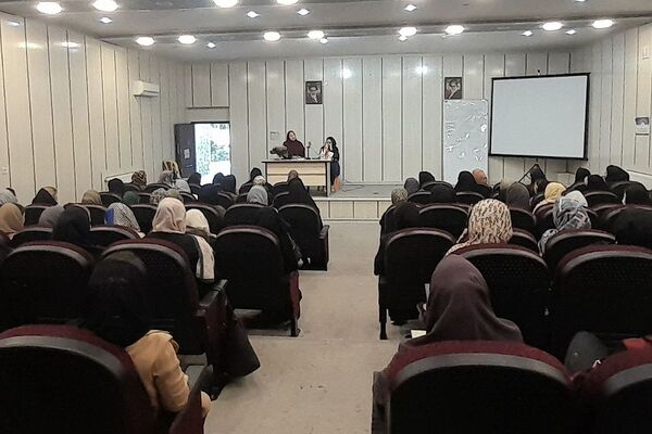 جلسه هدایت تحصیلی در دبیرستان آزاده رودهن 