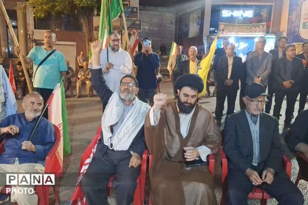 اجتماع شبانه مردم فیروزکوه؛ تجلی همبستگی مسئولان و مردم انقلابی