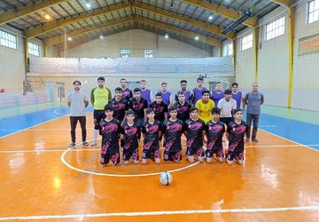 سالن ورزشی شهدای شهر سفیددشت میزبان مسابقه فوتسال 