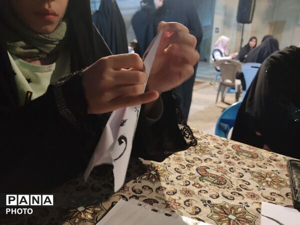 خادمان کوچک در موکب سازمان دانش‌آموزی 