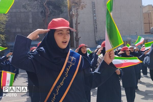 مراسم هفته نیروی انتظامی در مدرسه یاس‌نبی و فتح بهارستان‌دو