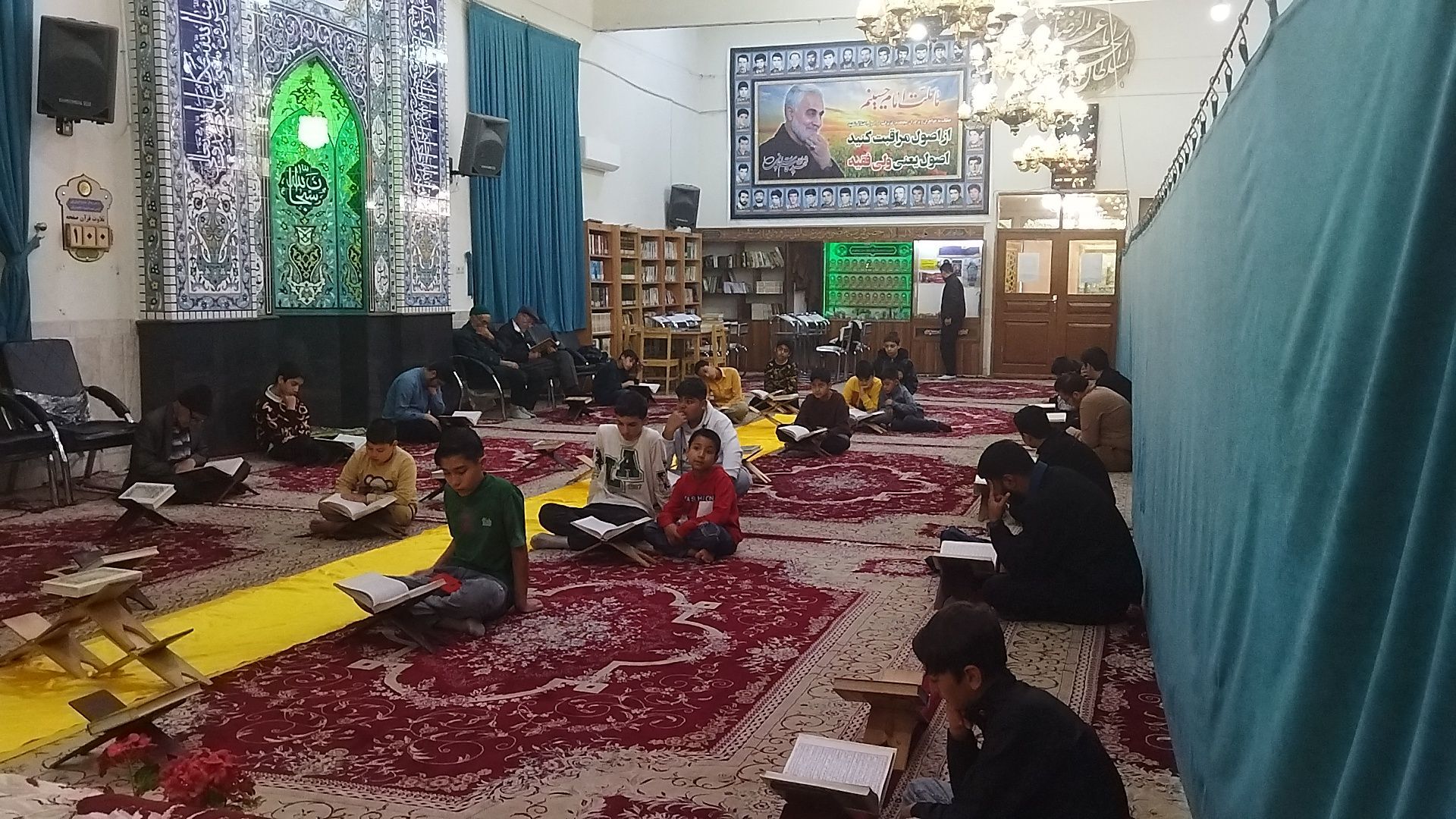 جزء خوانی قرآن کریم با حضور نسل  z در مسجد الرضای نیشابور 