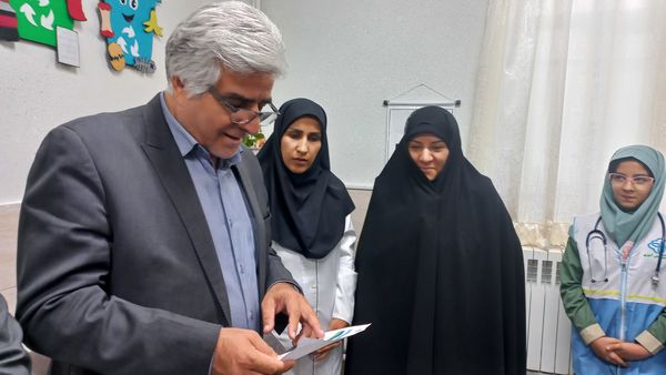 آئین افتتاحیه برنامه سفیران سلامت دانش آموزی استان خراسان رضوی در دبستان شاهد تحقیقی ناحیه ۶