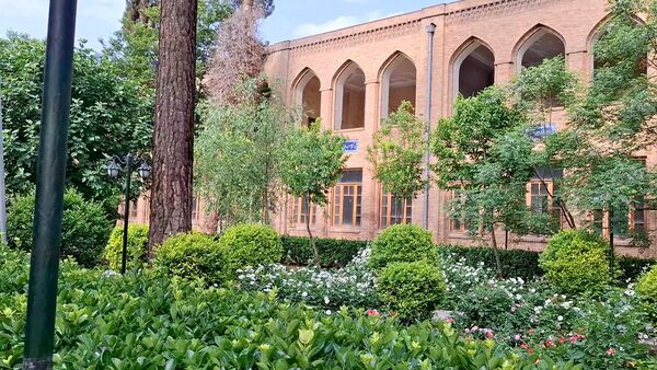 دارالفنون، مدرسه‌ای به وسعت ایران