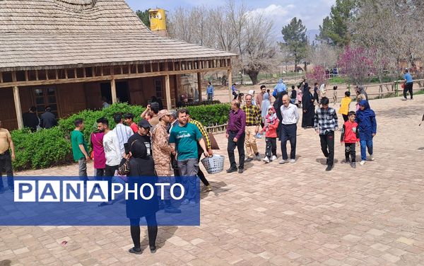 آیین باستانی سیزده بدر در دهکده ی  چوبی نیشابور