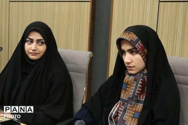 آیین تجلیل از مدیران مدارس تمام تشکیلاتی و مدیران سازمان دانش آموزی مناطق ۱۹ گانه تهران 