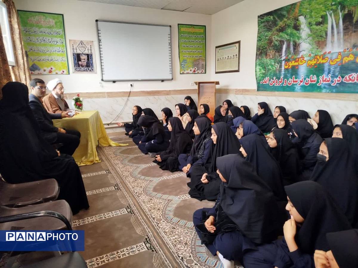 جلسه پرسش و پاسخ اتفاقات اخیر در مدرسه شهید محمد آسوده خلیل آباد