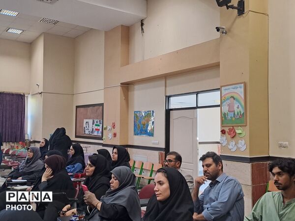 نخستین نشست هم‌اندیشی مراقبین سلامت منطقه ۱۰ تهرا‌ن در سال تحصیلی جدید
