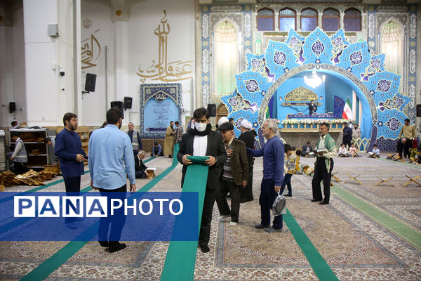 خدمت‌رسانی 35 خادمیار نوجوان در حرم حضرت معصومه(س)