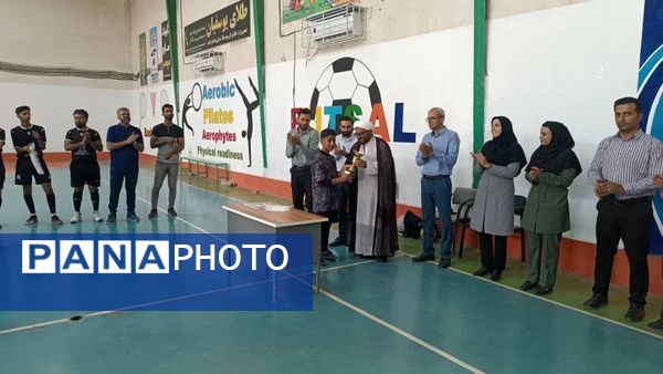 برگزاری مسابقات فوتسال بین مدارس در پارسیان 