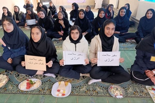 افتتاحیه سفیران سلامت همراه با صبحانه سالم 