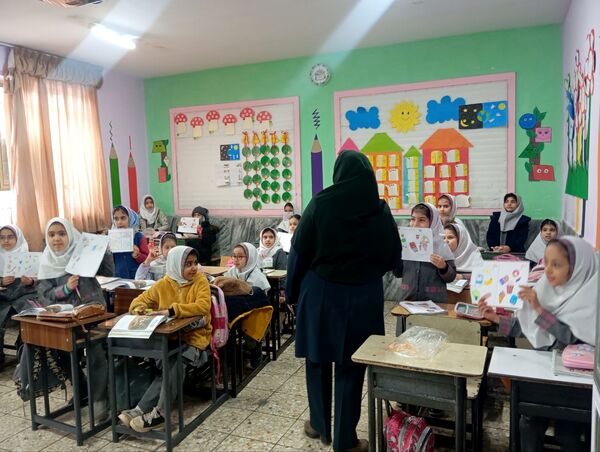 صبحانه سلامت با تم پرچم در دبستان نرجس 