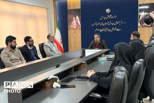 نشست صمیمی سرگروه‌ها به مناسبت هفته امور تربیتی