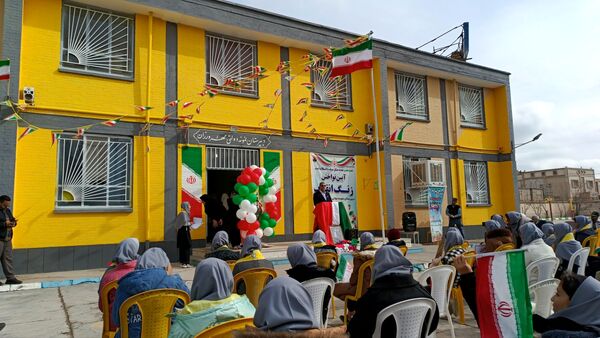 آیین نواختن زنگ انقلاب در دبیرستان نمونه دولتی مهرورزان خواف