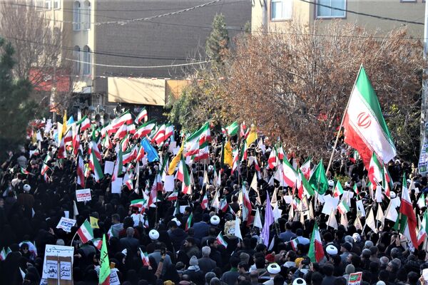 جلوه‌های حضور نوجوانان در راهپیمایی 22 دی مردم قم