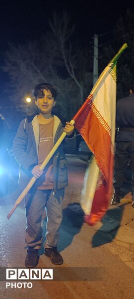 حضور پر شور کودکان و نوجوانان تویسرکانی در تجعات شبانه