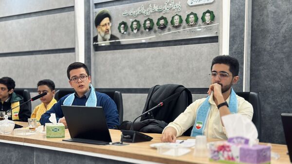 نشست صمیمانه قائم‌مقام سازمان دانش‌آموزی کشور با نمایندگان دانش‌آموزان پیشتاز وخبرنگاران‌پانای استان مرکزی