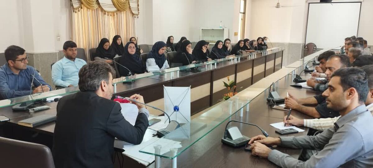 مربیان و معاونین پرورشی نقش اساسی در هدایت دانش‌آموزان دارند