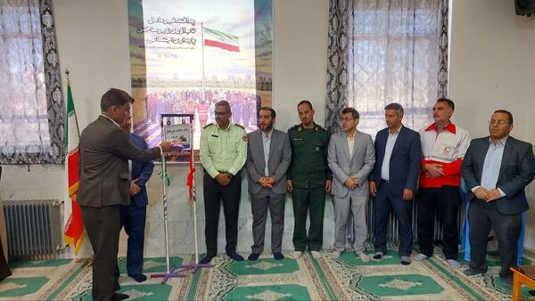 مراسم هفته گرامیداشت پدافند غیرعامل در دبیرستان دور اول صدرا مهریز