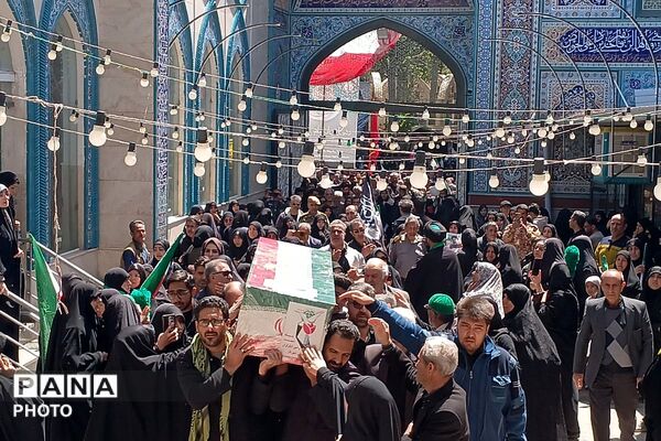 مراسم تشییع و خاکسپاری شهدای جنگ رمضان وائین