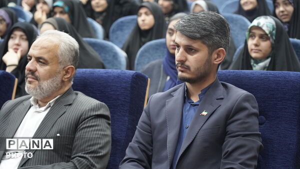 اختتامیه نمایشگاه های مدرسه انقلاب