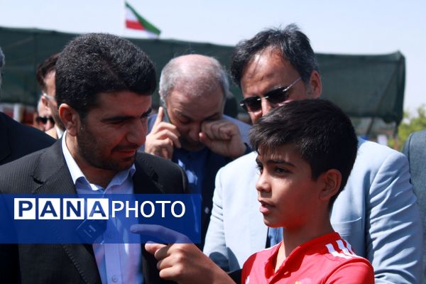 آیین افتتاحیه بزرگترین زمین چمن مصنوعی آموزش و پرورش خراسان رضوی در حاشیه شهر مشهد 