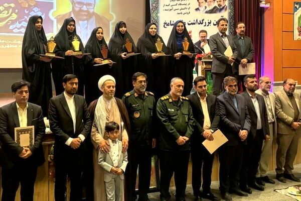 تقدیر از معلمان برتر و بازنشستگان نمونه به مناسبت هفته معلم
