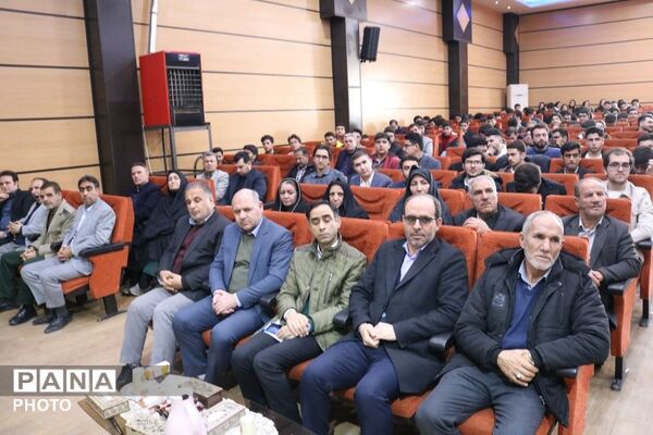 مرند به افتخار نخبگانش ایستاد