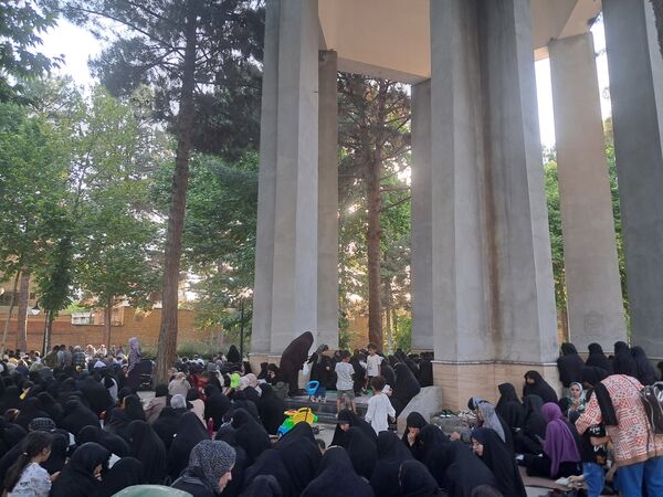 مراسم دعای عرفه درجوار شهدای گمنام پارک وحدت شهرستان آشخانه
