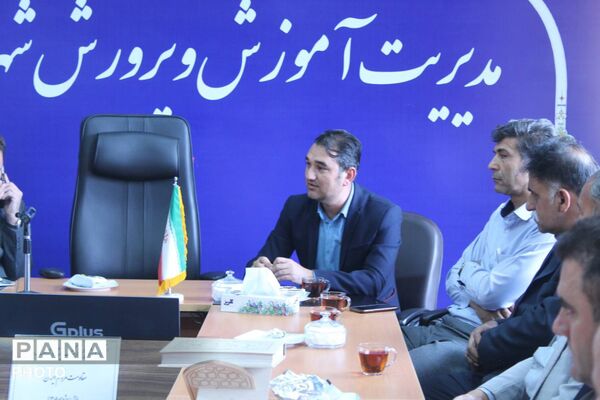 هم‌اندیشی مدیران مدارس و تشکل‌های دانش‌آموزی بجنورد