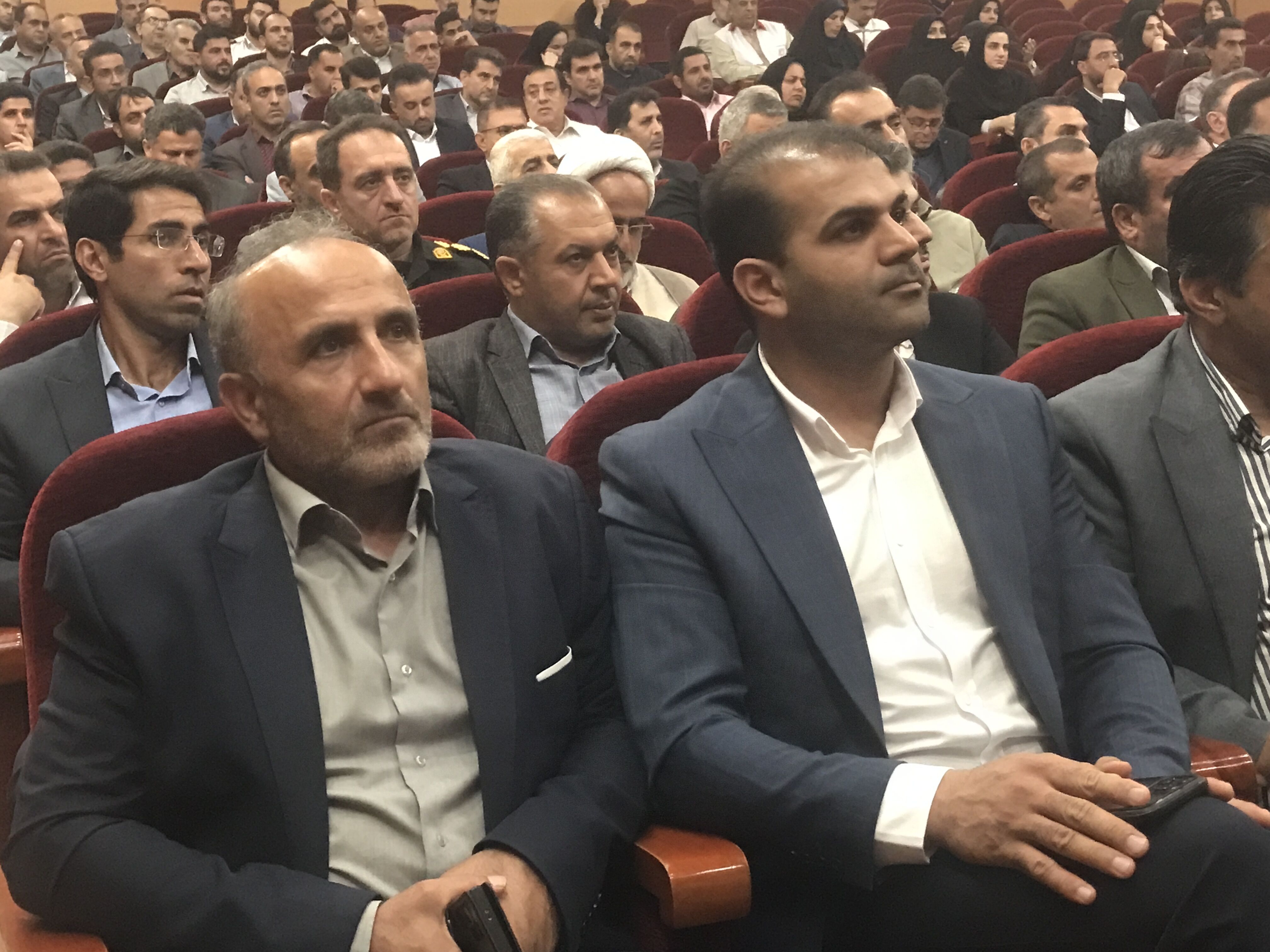 همایش تجلیل از مدیران و کارکنان نمونه شهرستان محمودآباد 