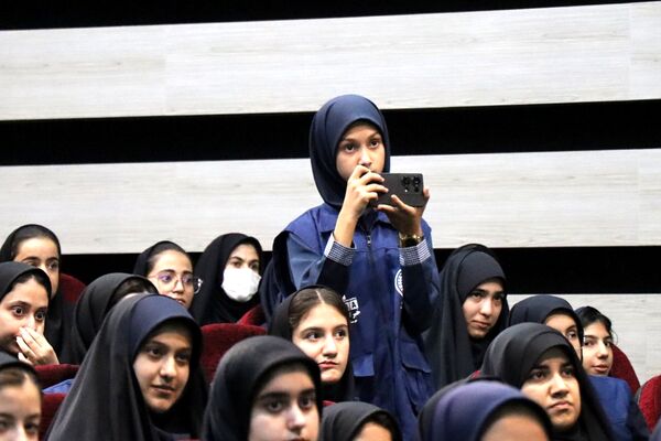 آیین تجلیل از دختران دانش‌آموز خبرنگار منتخب پانا شهرستان‌های استان تهران