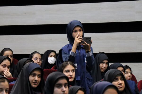 آیین تجلیل از دختران دانش‌آموز خبرنگار منتخب پانا شهرستان‌های استان تهران