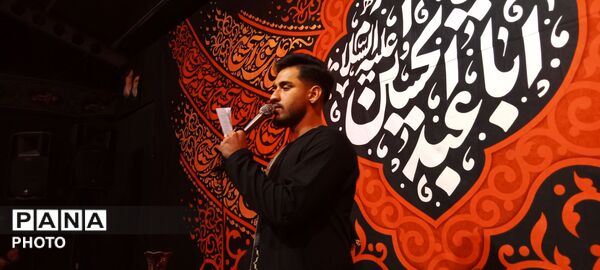 حضور مردم در هیئت انصارالمهدی در سومین شب محرم