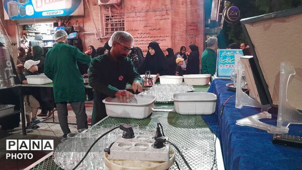 از جود چای در سوگ رهبر؛خدمت در حسینیه امام خمینی (ره)