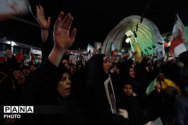 شب اربعین قائد امت اسلام در دانشگاه آزاد اسلامی مشهد