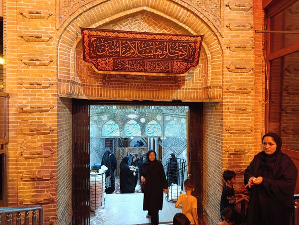 برگزاری مراسم عزاداری شب عاشورا در تکیه ابوالفضلی نیشابور 