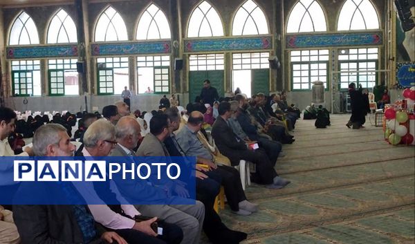 رزمایش اهدا لوازم التحریر به دانش‌آموزان در قائمشهر