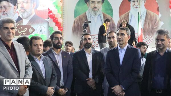 خرم آباد در عید غدیر صحنه‌ای باشکوه از وحدت و ولایتمداری خلق کرد