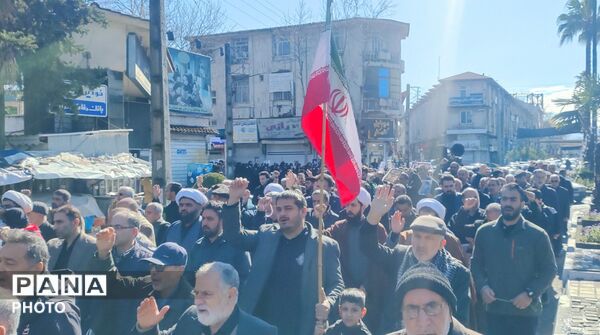 حضوری حماسی و عاشقانه در رثای رهبر