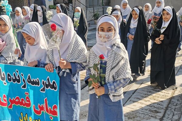 تجدید پیمان فرهنگیان ورامینی با آرمان‌های شهدا در هفته بسیج