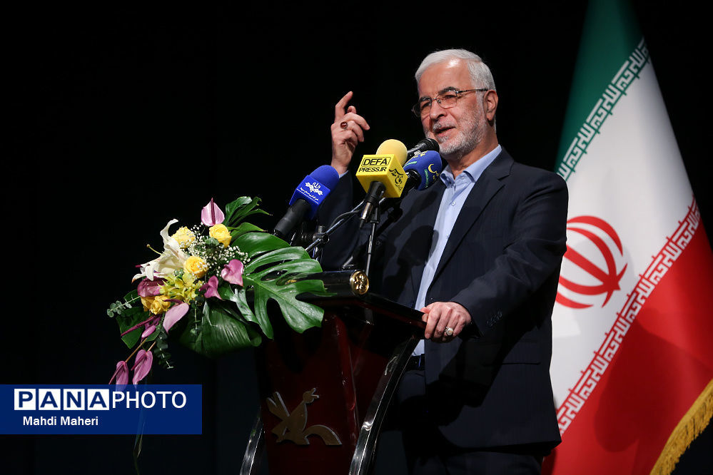 وزیر کشور وارد عراق شد

