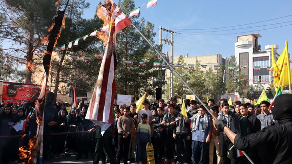  راهپیمایی یوم الله ۱۳ آبان در میبد