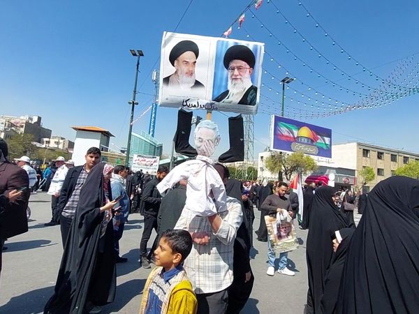 راهپیمایی روز قدس با حضور مردم ولایت‌مدار مشهدی