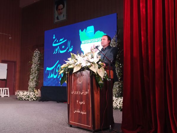 نشست طرح نماد در تالار تربیت ؛ گامی برای تقویت مراقبت اجتماعی دانش‌آموزان 