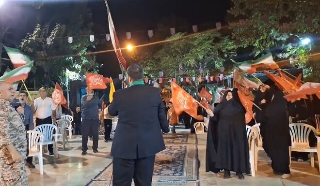 اجتماع مردمی قم در بوستان شهدای آذر