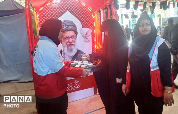 حماسه‌ حضور در شهرکرد؛ از صفوفِ نماز تا غرفه‌هایِ خدمت