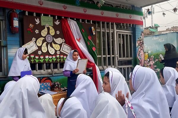 جشن میلاد امام زمان(عج) و ایام الله دهه فجر در مدارس شهرستان قدس
